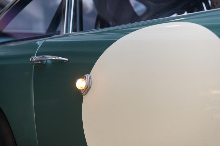 Детали экстерьера Aston Martin DB4 GT Continuation 2017 года  (WW) (фото 20 из 83)